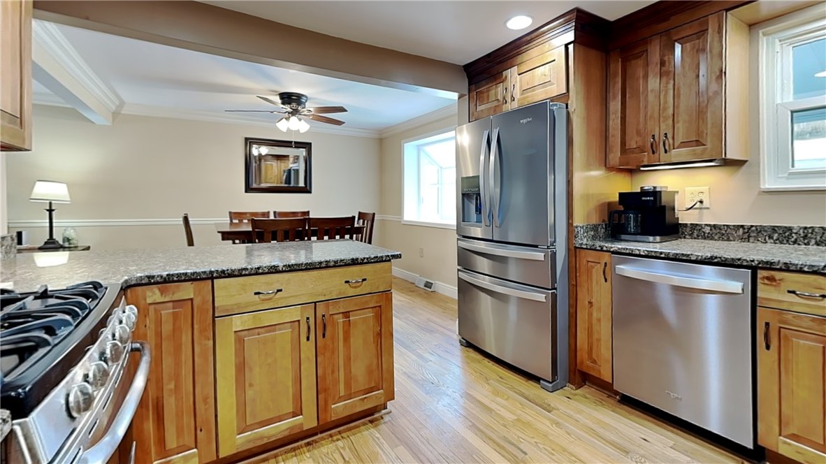 Ross Twp, Pennsylvania 15237, United States, 4 Bedrooms Bedrooms, ,3 BathroomsBathrooms,Residential,Pending,12080