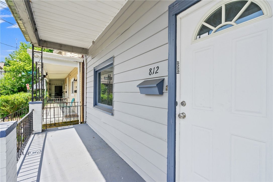 812 Ernie St