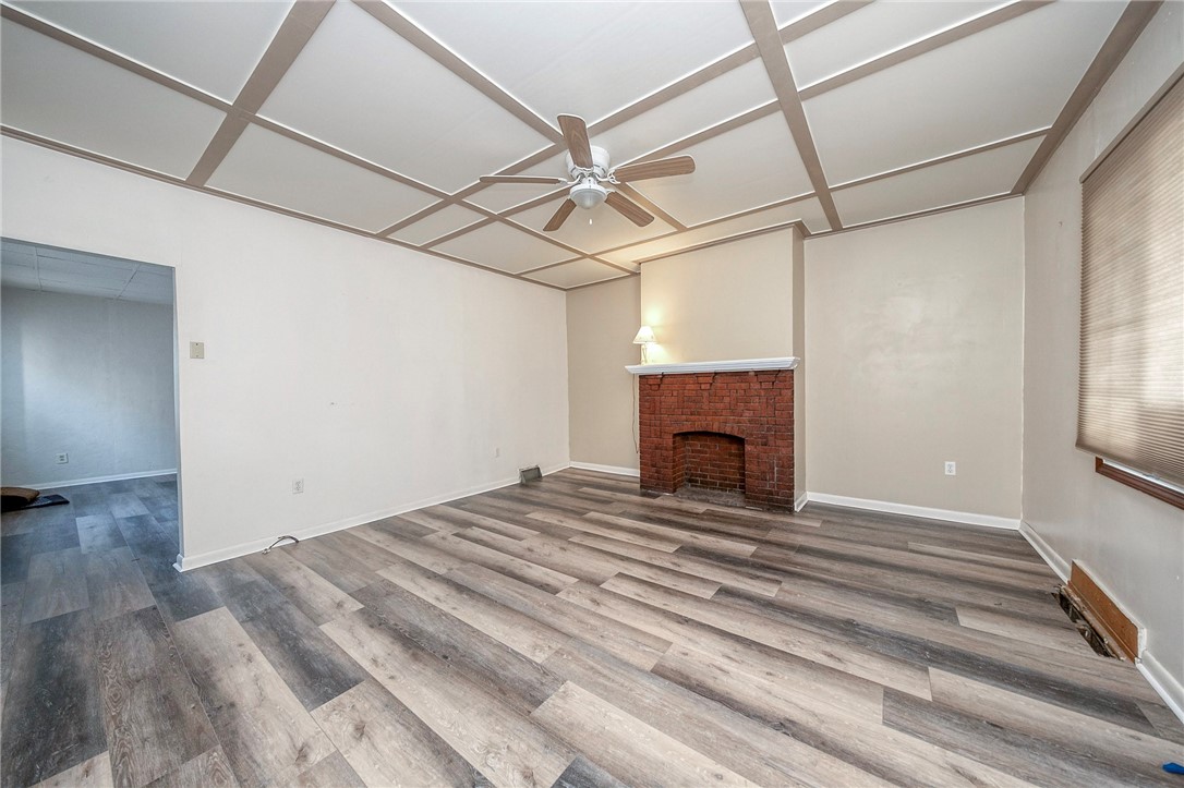 311 Sweetbriar St