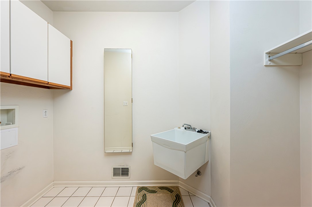 Mt Pleasant Twp, Pennsylvania 15666, United States, 3 Bedrooms Bedrooms, ,3 BathroomsBathrooms,Residential,Active,228880