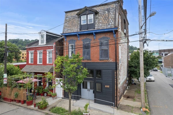 23 SENECA ST, PITTSBURGH, PA 15219 - Image 00a6b467c173580348f8b67a4393f4aa/1491295656