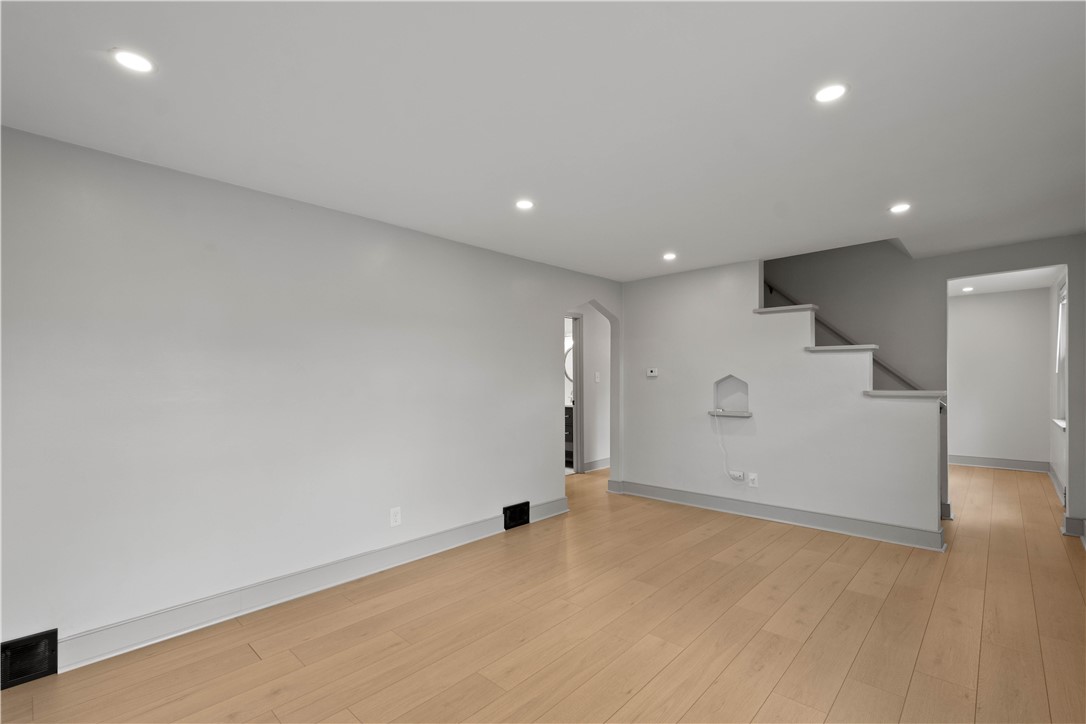 West Mifflin, Pennsylvania 15122, United States, 3 Bedrooms Bedrooms, ,2 BathroomsBathrooms,Residential,Active,250391