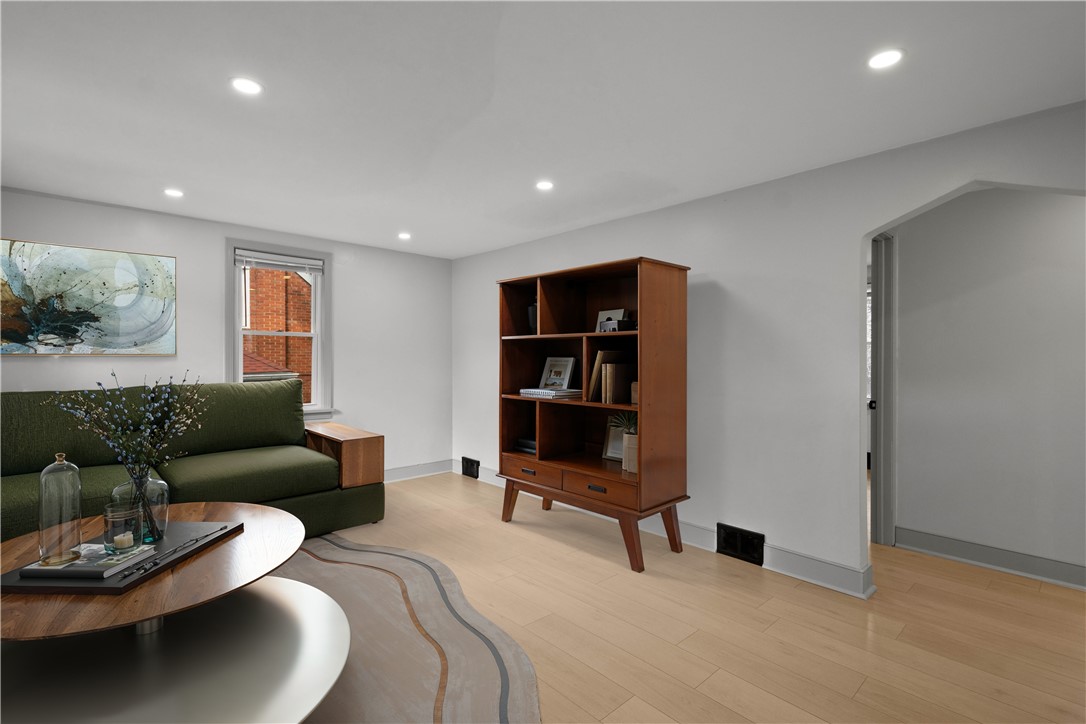 West Mifflin, Pennsylvania 15122, United States, 3 Bedrooms Bedrooms, ,2 BathroomsBathrooms,Residential,Active,250391