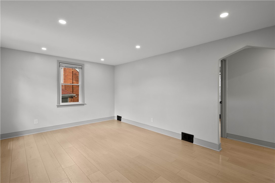 West Mifflin, Pennsylvania 15122, United States, 3 Bedrooms Bedrooms, ,2 BathroomsBathrooms,Residential,Active,250391