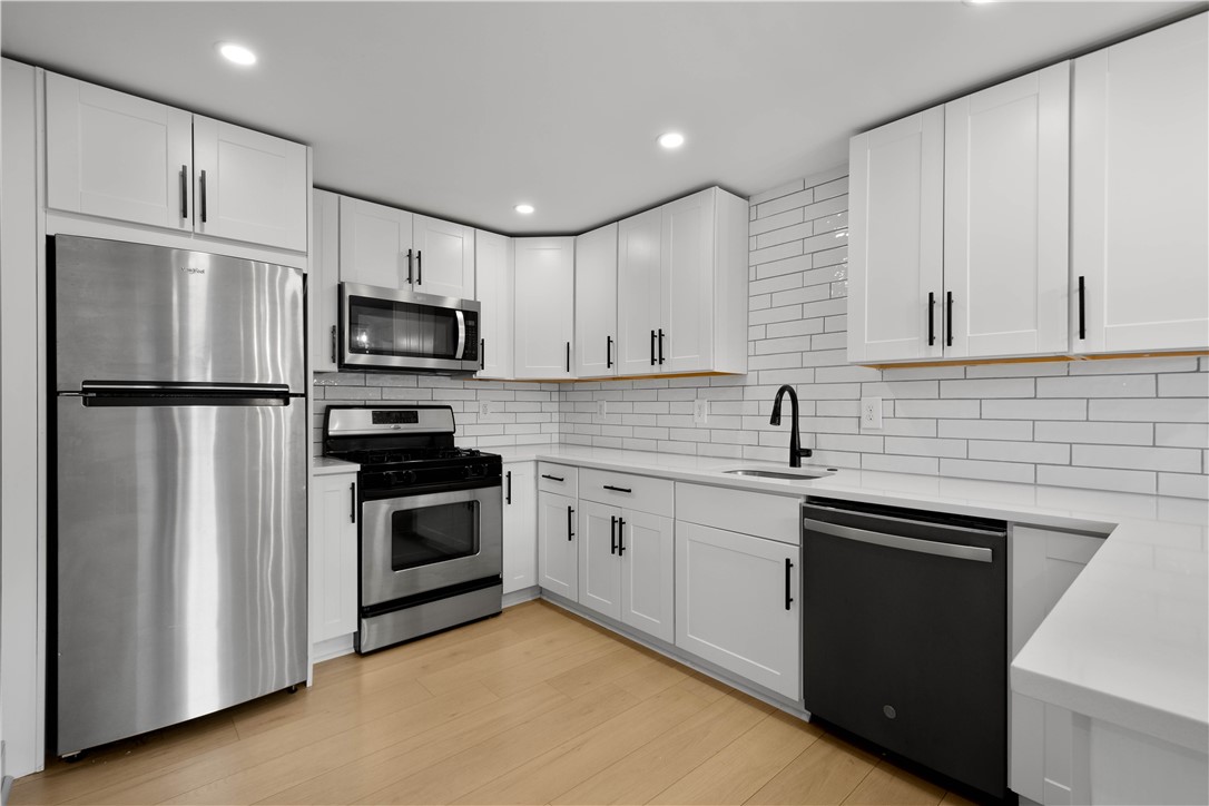 West Mifflin, Pennsylvania 15122, United States, 3 Bedrooms Bedrooms, ,2 BathroomsBathrooms,Residential,Active,250391