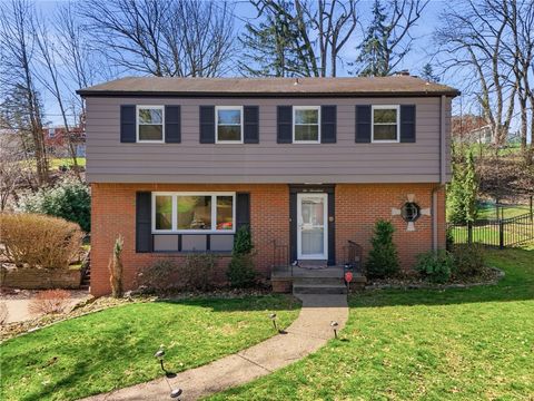 Photo of 217 Thornberry Dr, Pittsburgh, PA 15235 (MLS # 1744926)