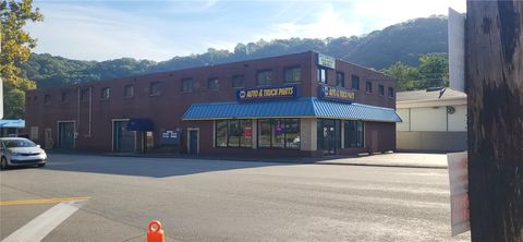 Photo of 915 Saxonburg Blvd, Pittsburgh, PA 15223 (MLS # 1724898)
