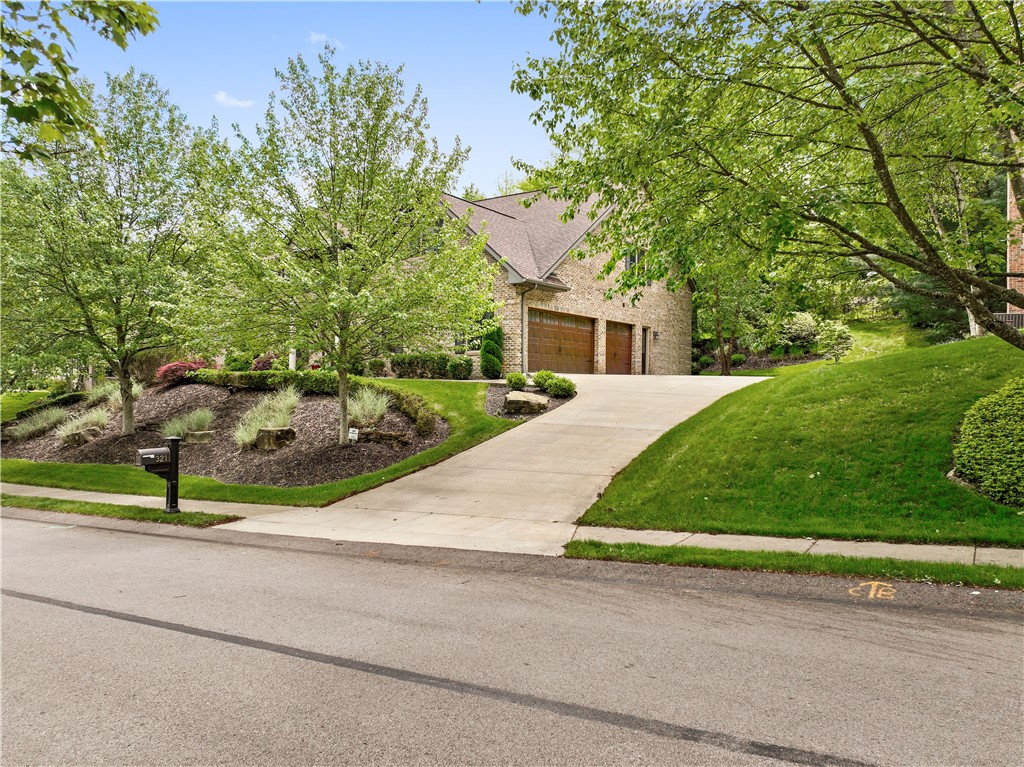 321 Ivy Dr.