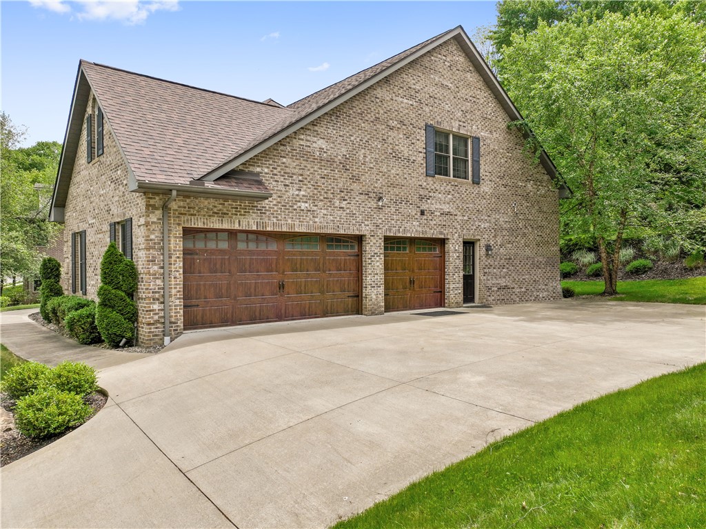 321 Ivy Dr.