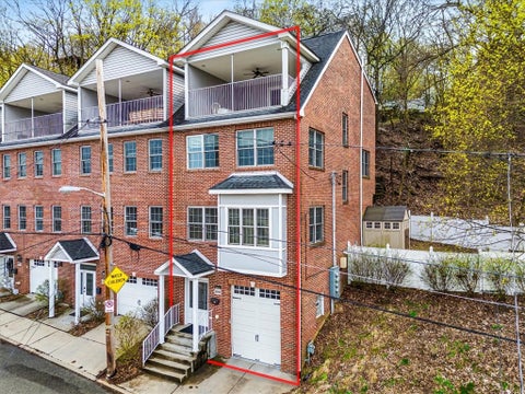 Photo for 2906 Mary St