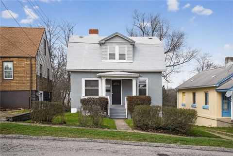 Photo of 817 Elizabeth St, Pittsburgh, PA 15221 (MLS # 1745649)