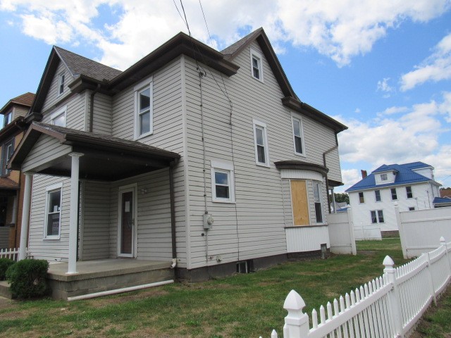 1202 Vine Street St, Connellsville, Pennsylvania image 2