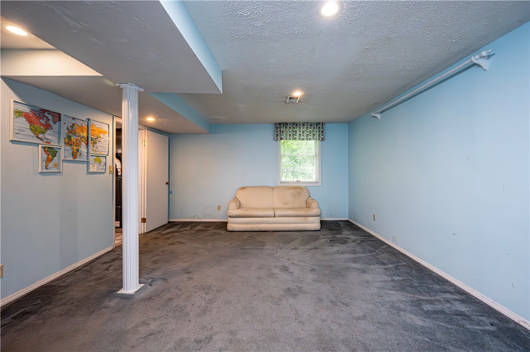 Unity Twp, Pennsylvania 15601, United States, 4 Bedrooms Bedrooms, ,3 BathroomsBathrooms,Residential,Active,199537