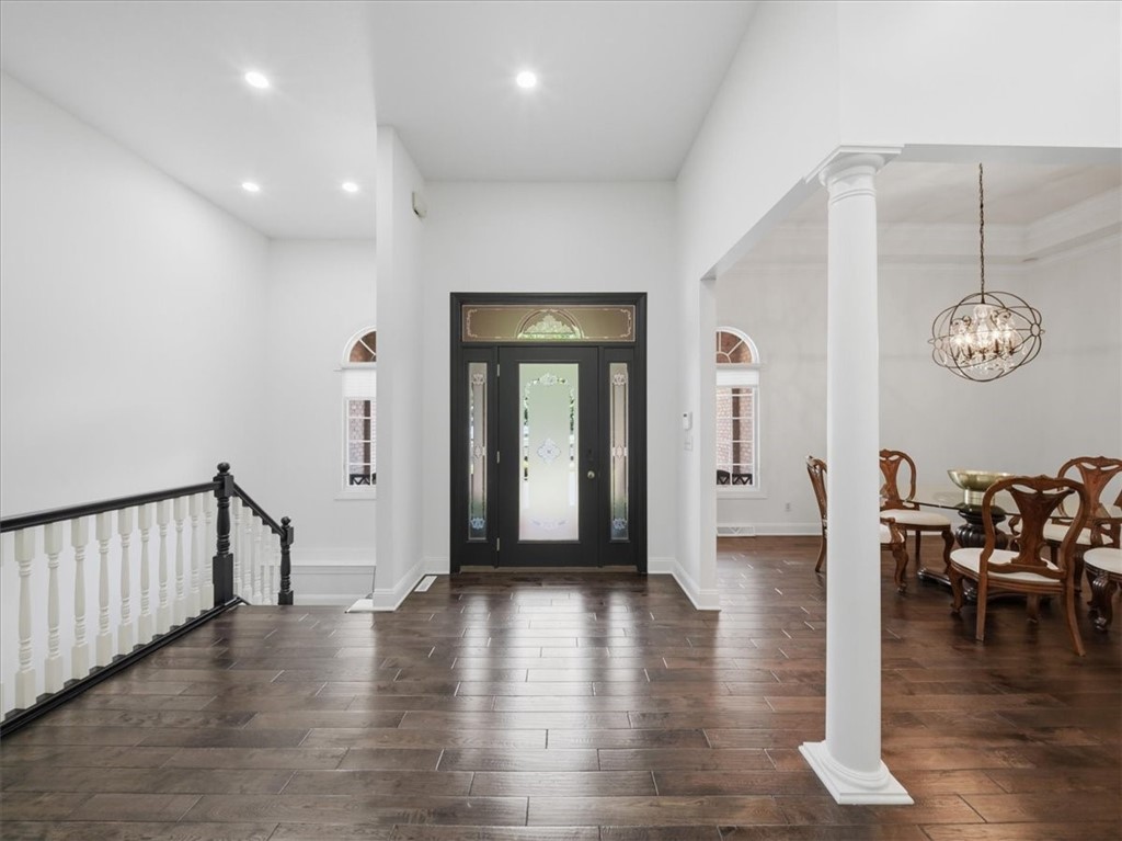 317 Macintosh Dr