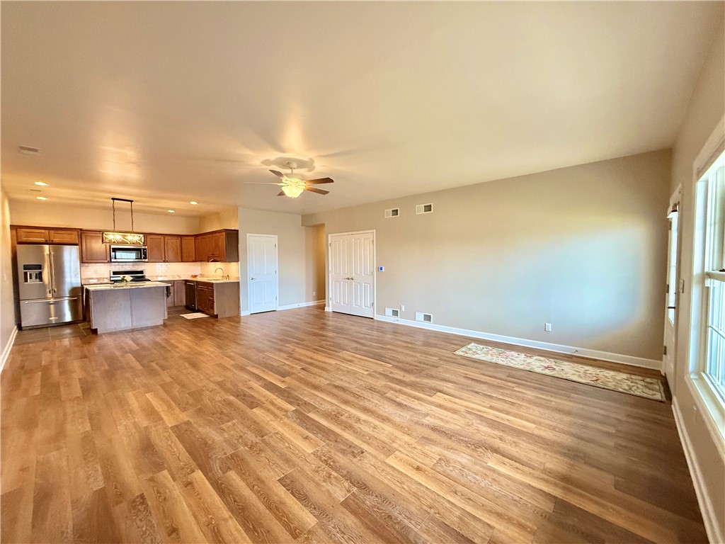 Ligonier Twp, Pennsylvania 15658, United States, 3 Bedrooms Bedrooms, ,2 BathroomsBathrooms,Residential,Active,98176