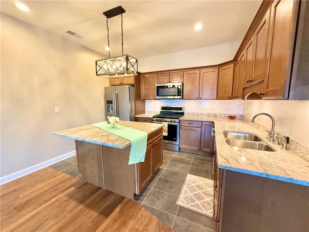 Ligonier Twp, Pennsylvania 15658, United States, 3 Bedrooms Bedrooms, ,2 BathroomsBathrooms,Residential,Active,98176