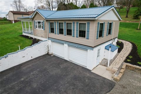 Photo of 417 Randolph Ave, East Butler, PA 16029 (MLS # 1748458)