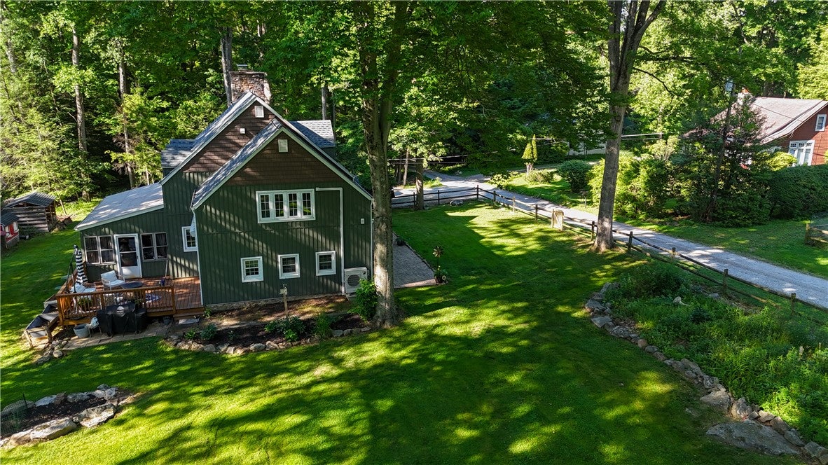 19 Locust Rd 221