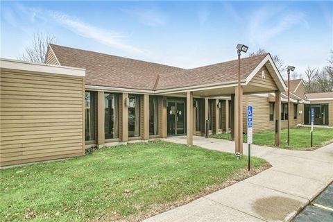 Photo of 2000 Green St, Farrell, PA 16121 (MLS # 1732445)