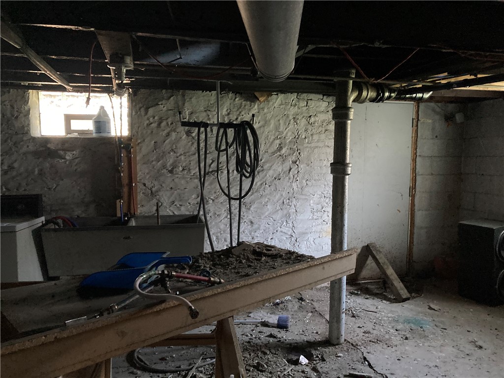 Elliott, Pennsylvania 15220, United States, 2 Bedrooms Bedrooms, ,1 BathroomBathrooms,Residential,Active,40827