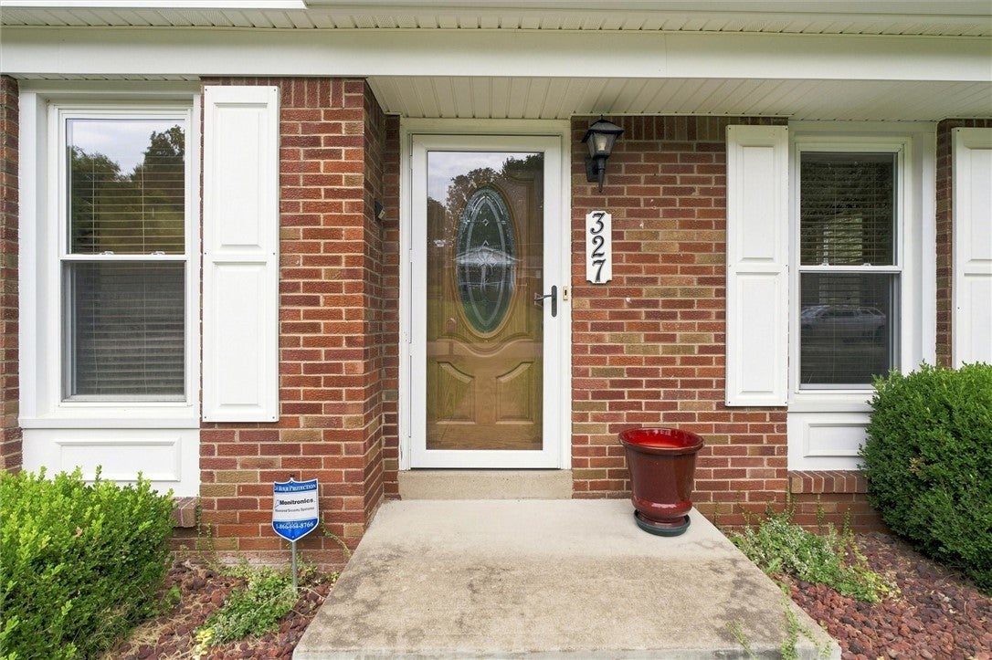 327 Mcintosh Dr