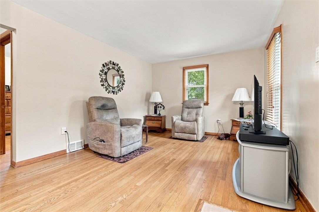 327 Mcintosh Dr