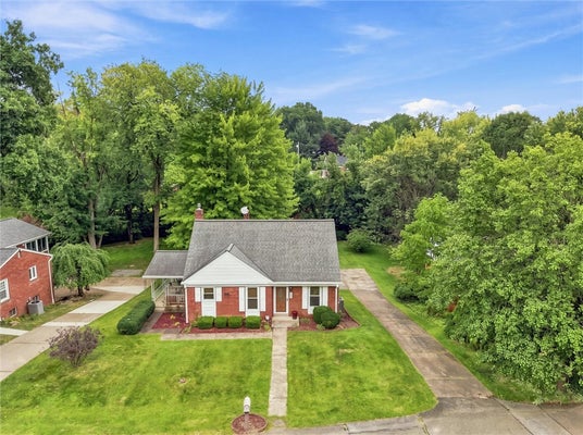 327 MCINTOSH DR, CORAOPOLIS, PA 15108 - Image 01835aec6e5be7e67b75d1ef455f49bd/315481072