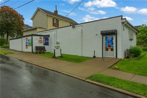 Photo of 726 Arlington Ave, New Castle, PA 16101 (MLS # 1731463)