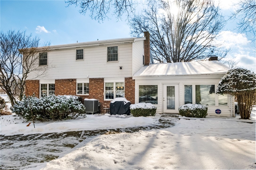 Cranberry Twp, Pennsylvania 16066, United States, 4 Bedrooms Bedrooms, ,3 BathroomsBathrooms,Residential,Pending,17634