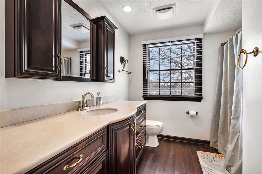 Cranberry Twp, Pennsylvania 16066, United States, 4 Bedrooms Bedrooms, ,3 BathroomsBathrooms,Residential,Pending,17634