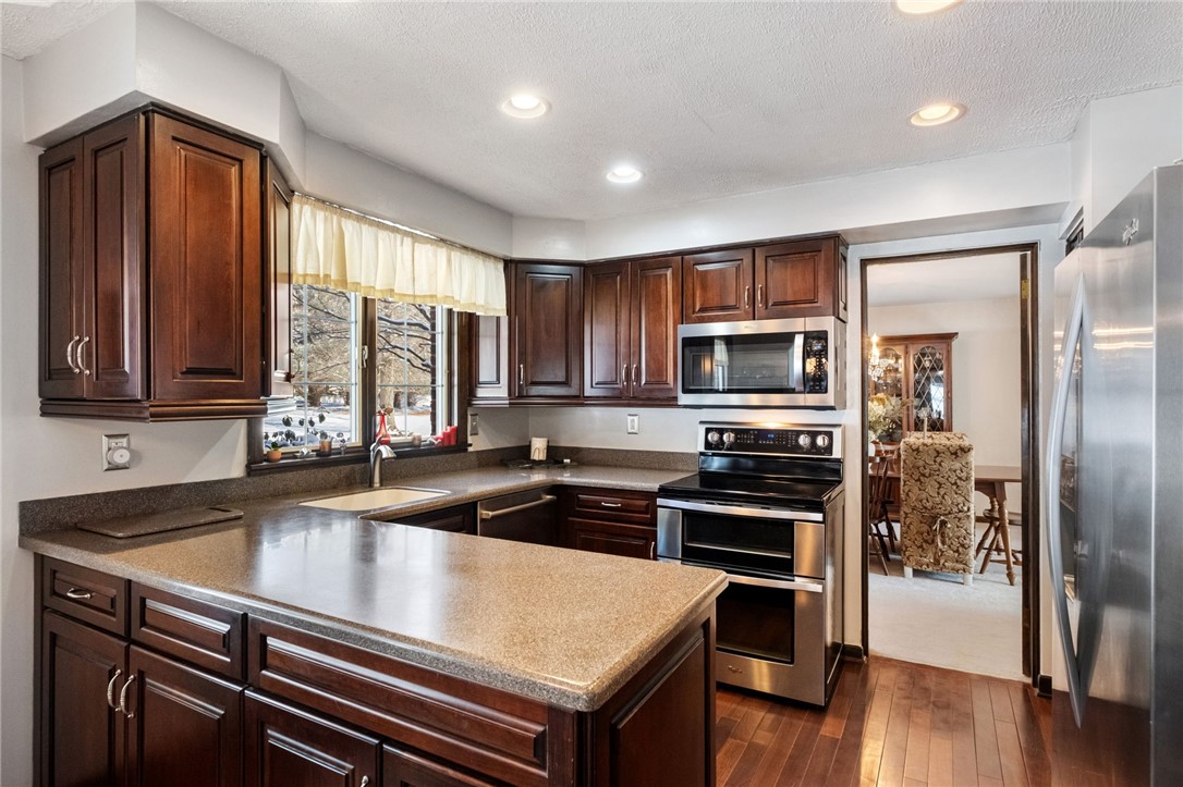 Cranberry Twp, Pennsylvania 16066, United States, 4 Bedrooms Bedrooms, ,3 BathroomsBathrooms,Residential,Pending,17634