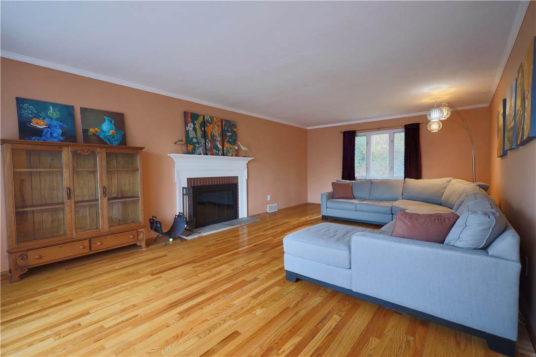 Churchill Boro, Pennsylvania 15235, United States, 4 Bedrooms Bedrooms, ,3 BathroomsBathrooms,Residential,Active,236380