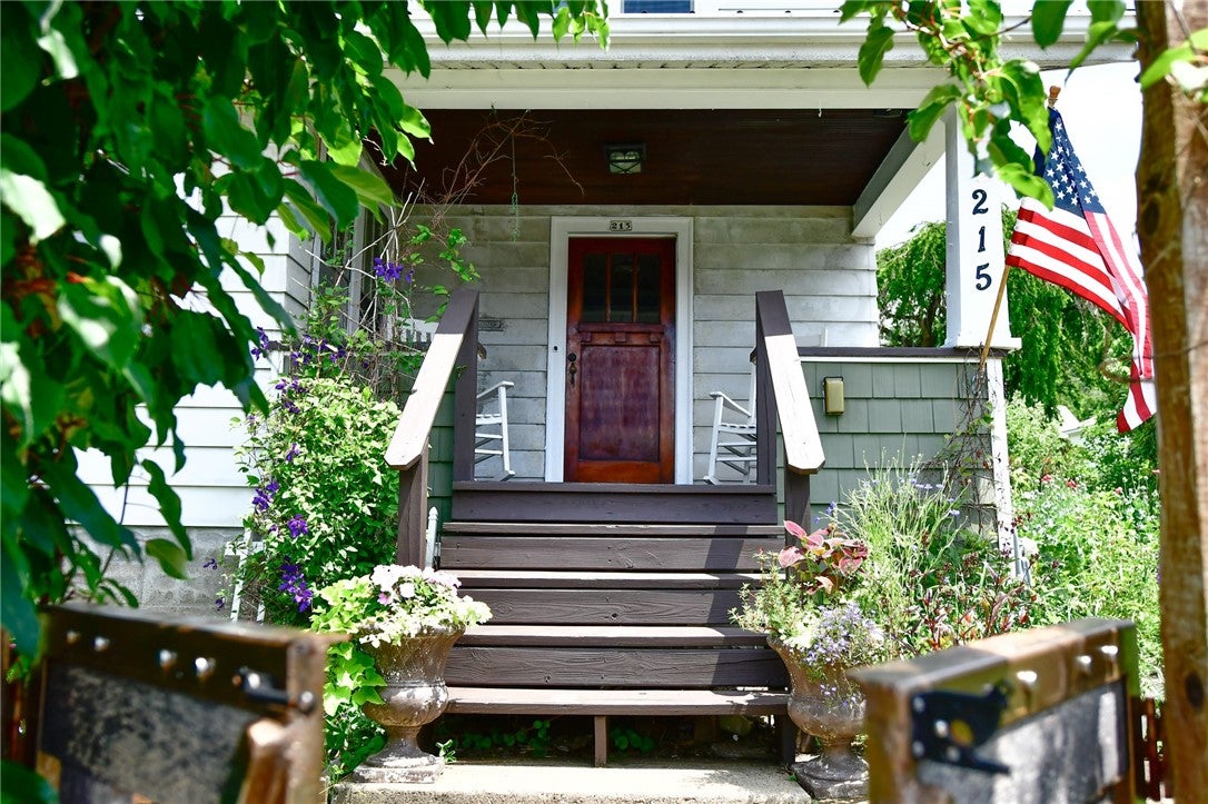 215 S Main St