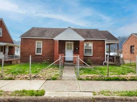 Photo of 734 Lincoln Ave, Springdale, PA 15144 (MLS # 1744806)