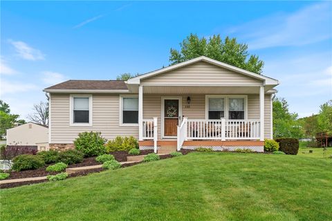 Photo of 135 Fox Run Rd, Cranberry Twp, PA 16066 (MLS # 1752552)
