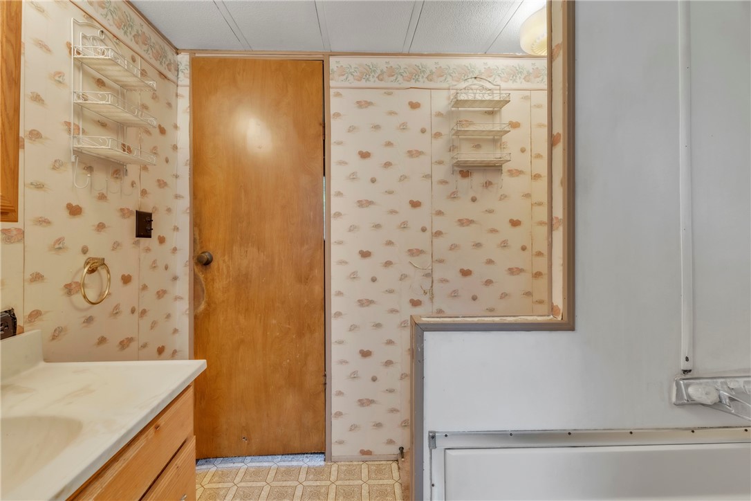 Connoquenessing Twp, Pennsylvania 16033, United States, 2 Bedrooms Bedrooms, ,1 BathroomBathrooms,Residential,Active,148225
