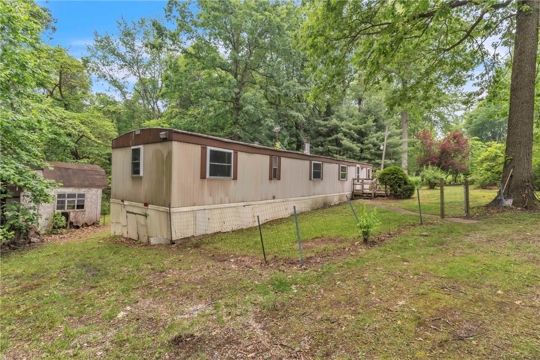 Connoquenessing Twp, Pennsylvania 16033, United States, 2 Bedrooms Bedrooms, ,1 BathroomBathrooms,Residential,Active,148225