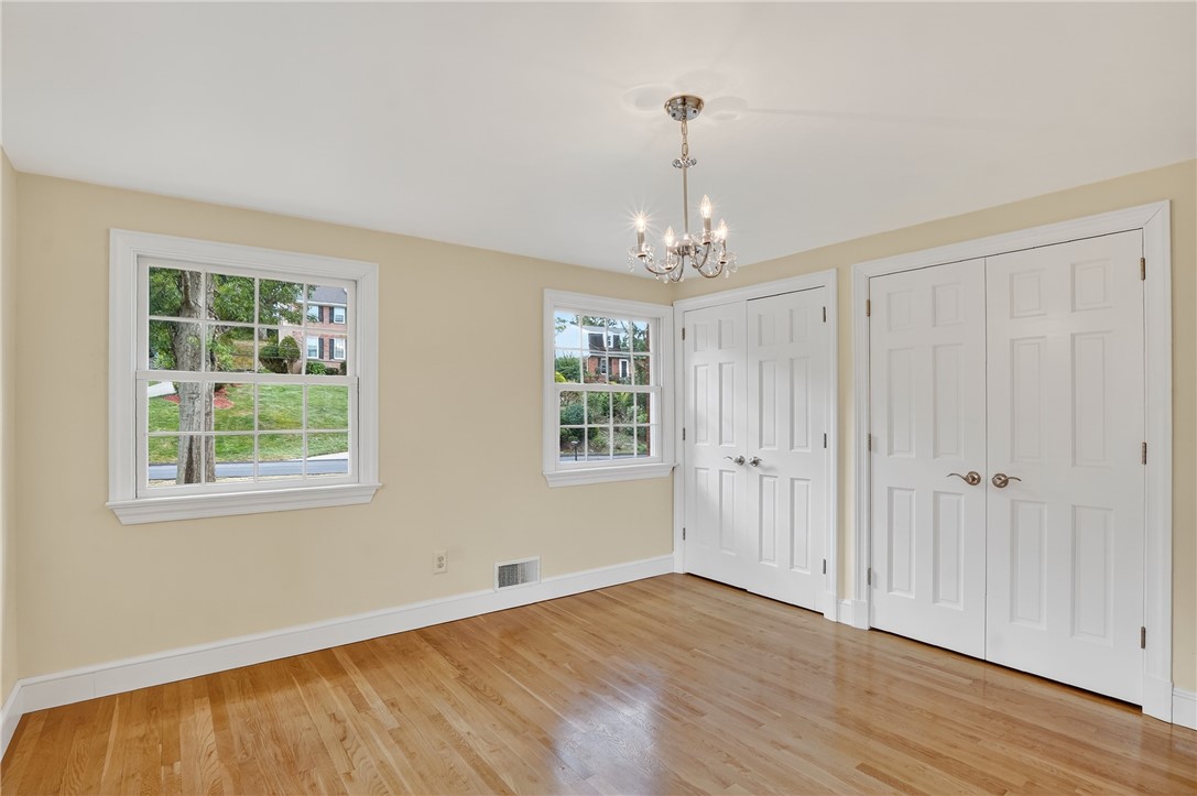 St Clair, Pennsylvania 15241, United States, 4 Bedrooms Bedrooms, ,3 BathroomsBathrooms,Residential,Active,199817