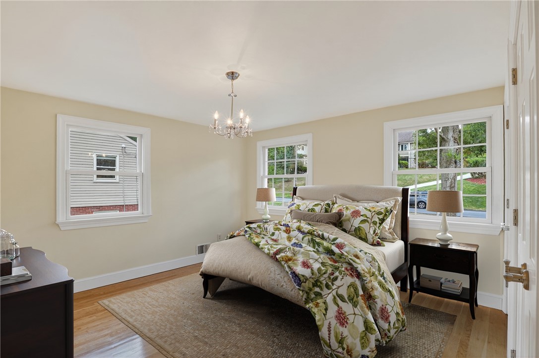 St Clair, Pennsylvania 15241, United States, 4 Bedrooms Bedrooms, ,3 BathroomsBathrooms,Residential,Active,199817