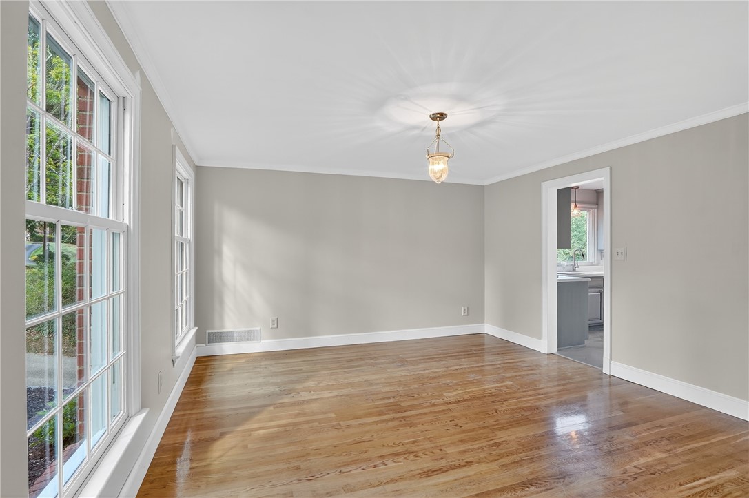 St Clair, Pennsylvania 15241, United States, 4 Bedrooms Bedrooms, ,3 BathroomsBathrooms,Residential,Active,199817