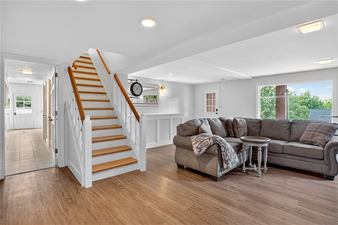 St Clair, Pennsylvania 15241, United States, 4 Bedrooms Bedrooms, ,3 BathroomsBathrooms,Residential,Active,199817