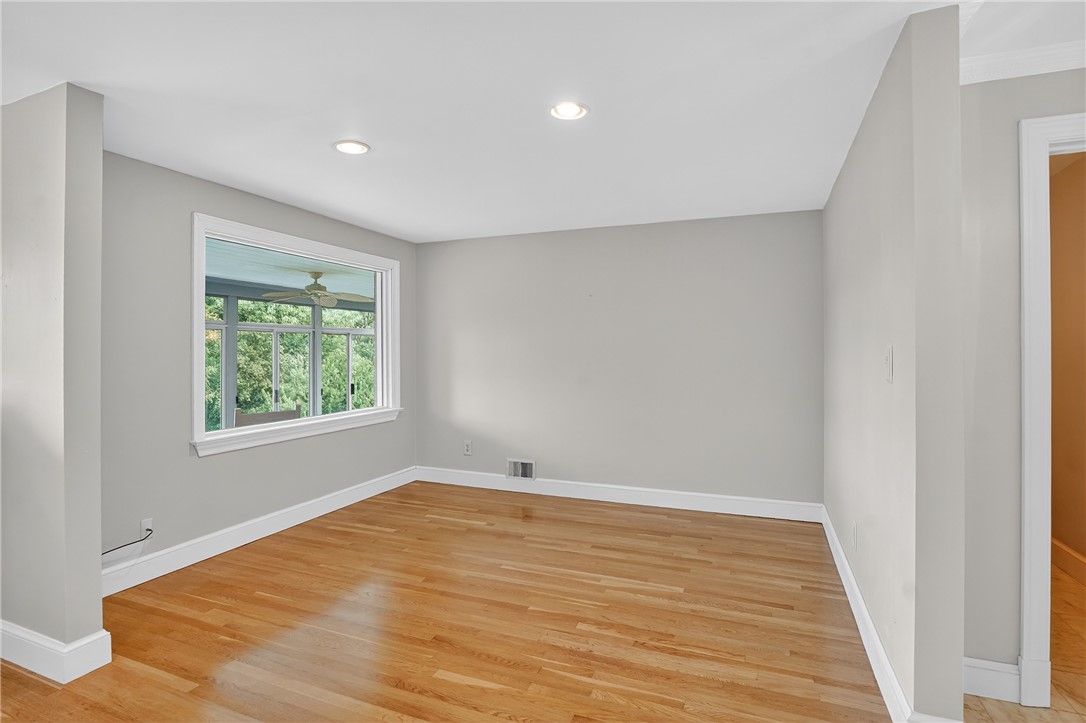 St Clair, Pennsylvania 15241, United States, 4 Bedrooms Bedrooms, ,3 BathroomsBathrooms,Residential,Active,199817