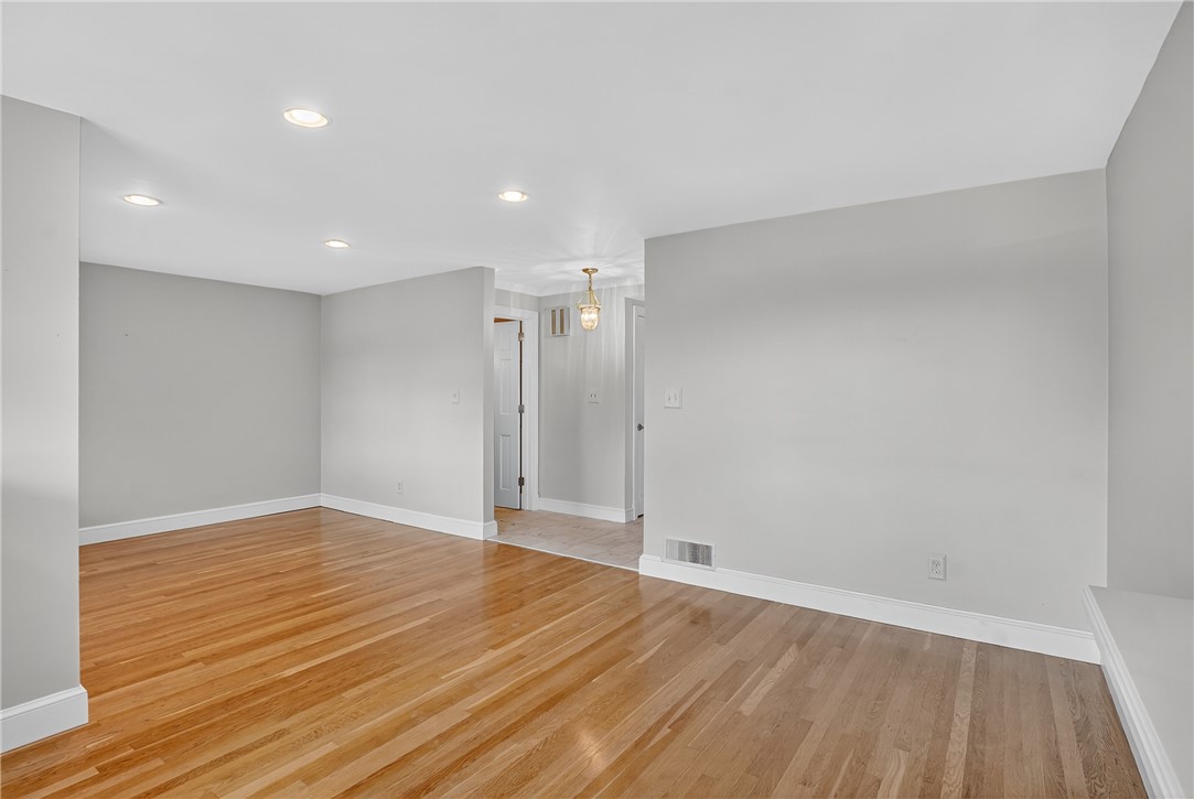 St Clair, Pennsylvania 15241, United States, 4 Bedrooms Bedrooms, ,3 BathroomsBathrooms,Residential,Active,199817