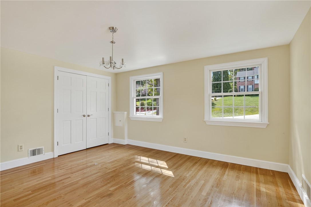 St Clair, Pennsylvania 15241, United States, 4 Bedrooms Bedrooms, ,3 BathroomsBathrooms,Residential,Active,199817