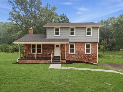 107 Colonial Way – Investment Home
