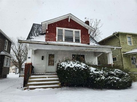 Photo of 399 Baldwin Ave, Sharon, PA 16146 (MLS # 1735481)