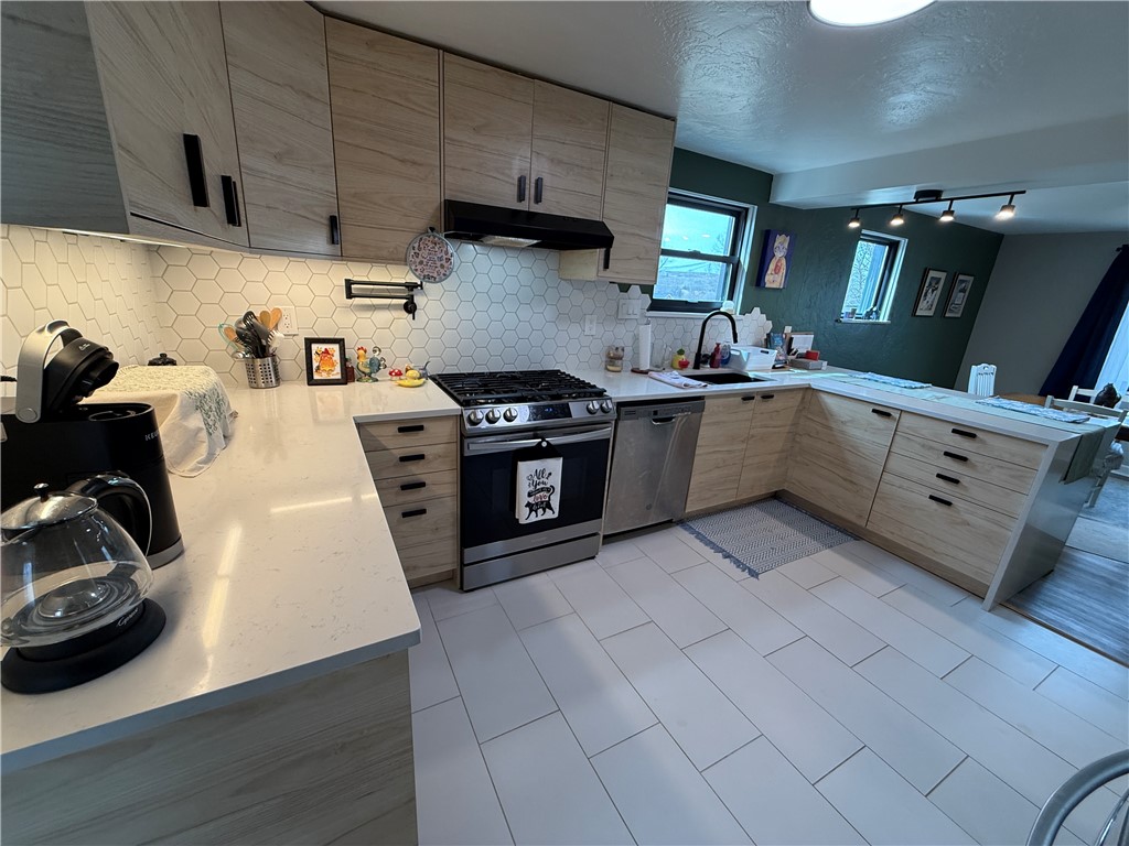 Scott Twp - Sal, Pennsylvania 15243, United States, 3 Bedrooms Bedrooms, ,3 BathroomsBathrooms,Residential,Active,90431