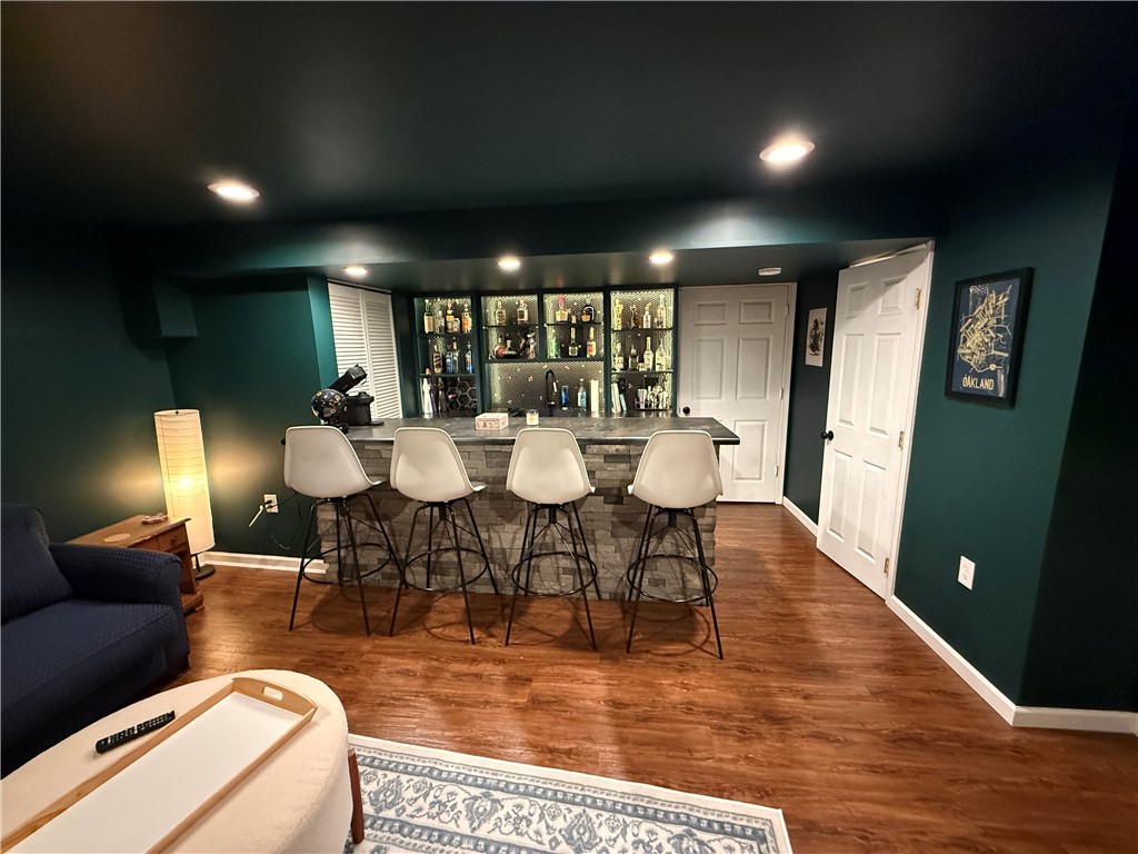 Scott Twp - Sal, Pennsylvania 15243, United States, 3 Bedrooms Bedrooms, ,3 BathroomsBathrooms,Residential,Active,90431