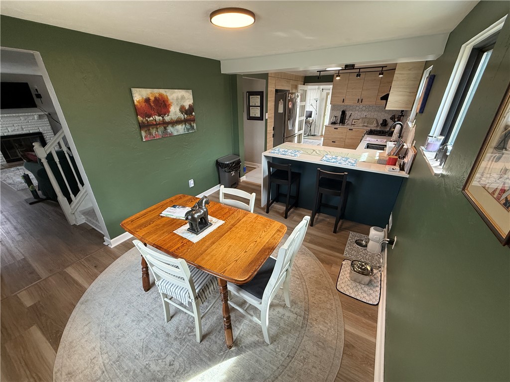 Scott Twp - Sal, Pennsylvania 15243, United States, 3 Bedrooms Bedrooms, ,3 BathroomsBathrooms,Residential,Active,90431