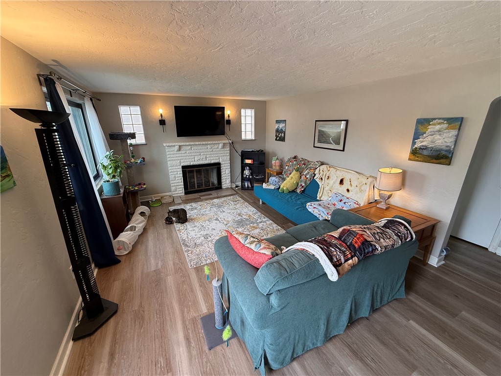 Scott Twp - Sal, Pennsylvania 15243, United States, 3 Bedrooms Bedrooms, ,3 BathroomsBathrooms,Residential,Active,90431